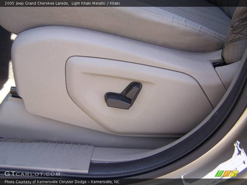 Light Khaki Metallic / Khaki 2005 Jeep Grand Cherokee Laredo