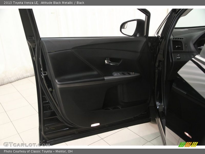 Attitude Black Metallic / Black 2013 Toyota Venza LE