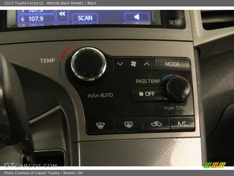 Attitude Black Metallic / Black 2013 Toyota Venza LE