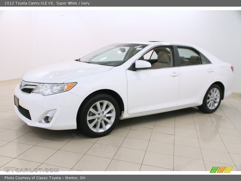 Super White / Ivory 2013 Toyota Camry XLE V6