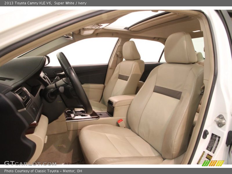 Super White / Ivory 2013 Toyota Camry XLE V6