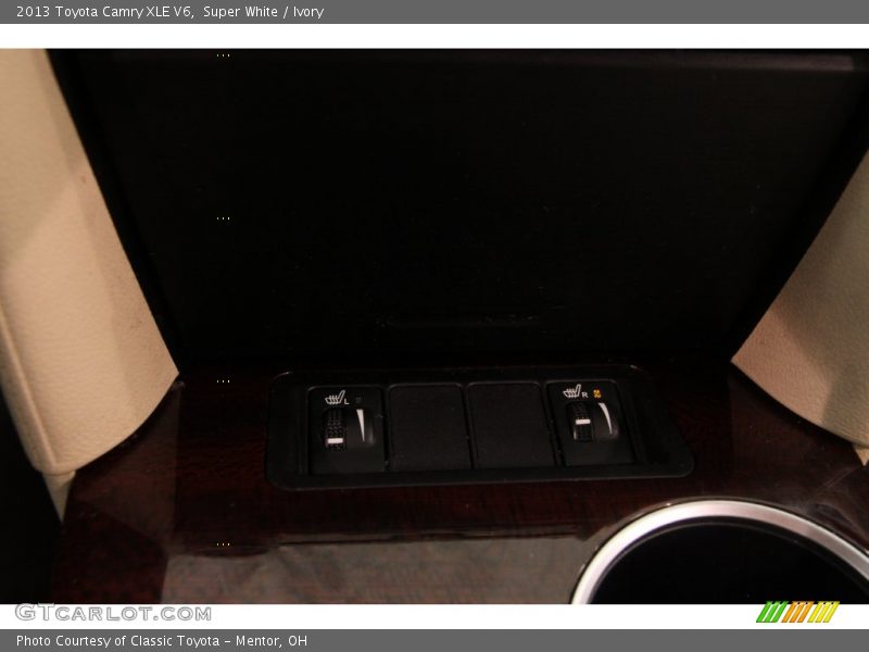 Super White / Ivory 2013 Toyota Camry XLE V6