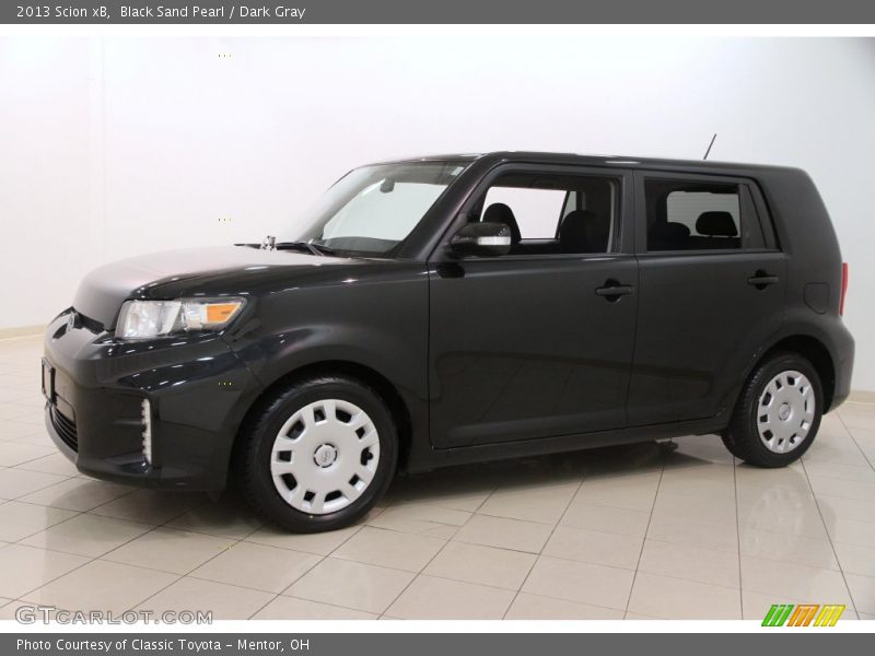 Front 3/4 View of 2013 xB 