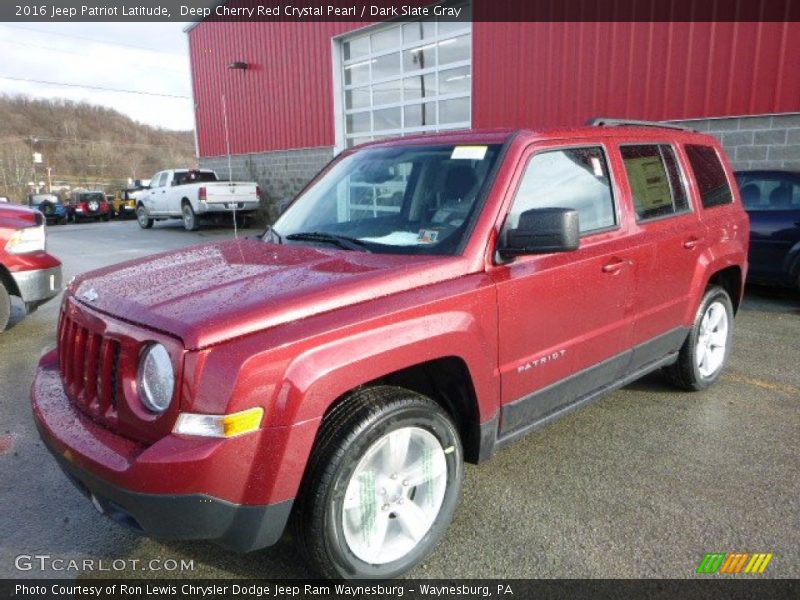 Front 3/4 View of 2016 Patriot Latitude