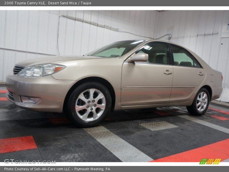 Front 3/4 View of 2006 Camry XLE