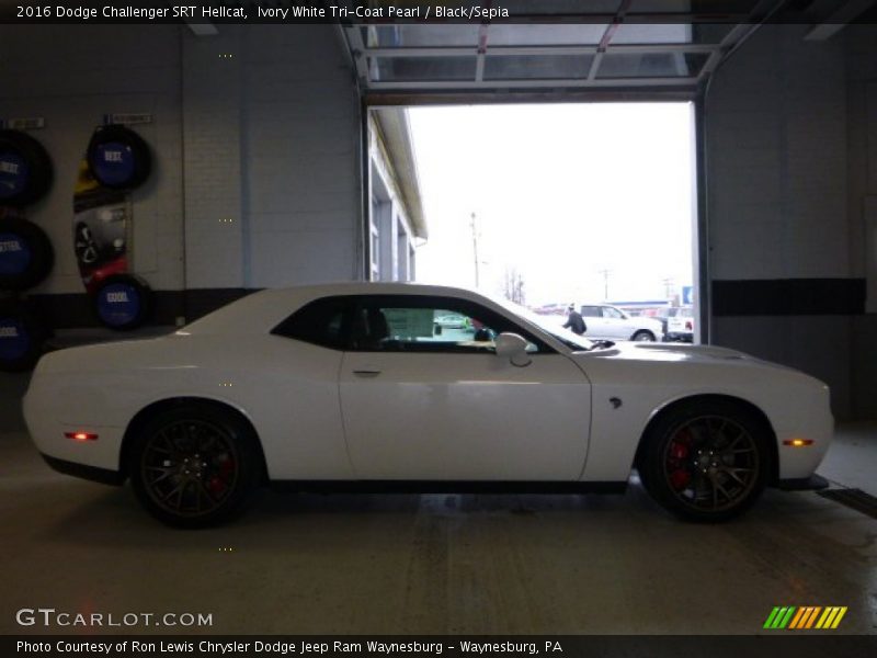 Ivory White Tri-Coat Pearl / Black/Sepia 2016 Dodge Challenger SRT Hellcat