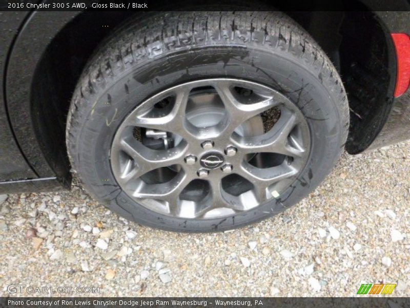 Gloss Black / Black 2016 Chrysler 300 S AWD