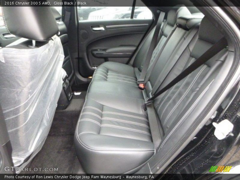 Gloss Black / Black 2016 Chrysler 300 S AWD