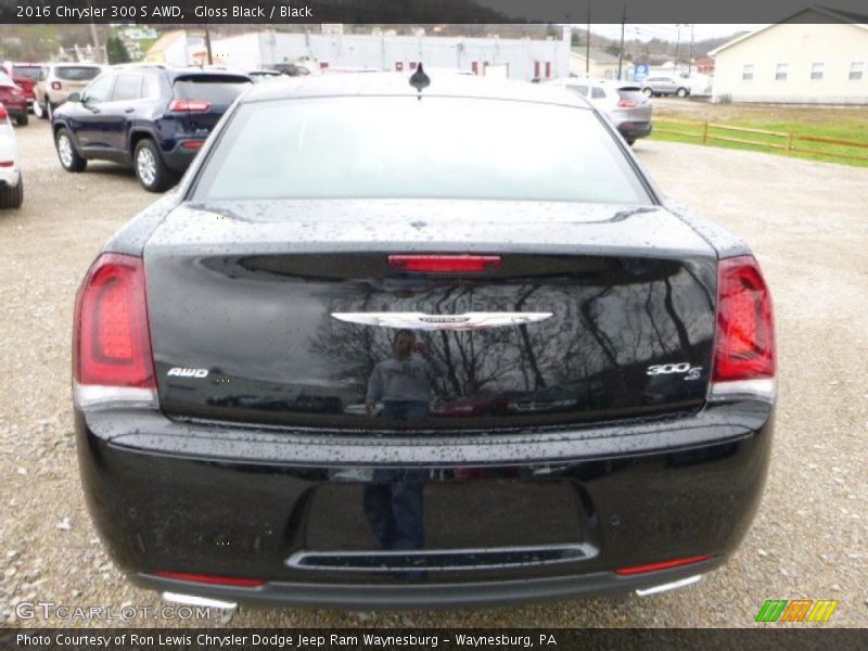 Gloss Black / Black 2016 Chrysler 300 S AWD