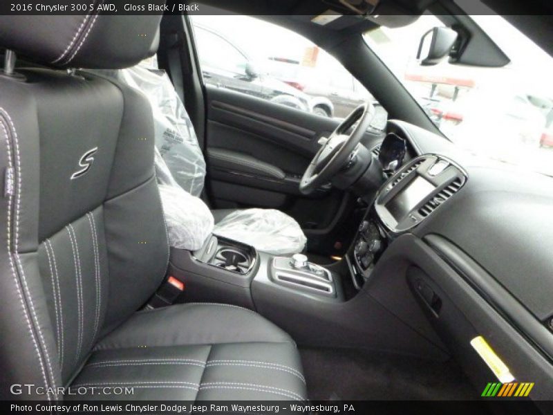 Gloss Black / Black 2016 Chrysler 300 S AWD