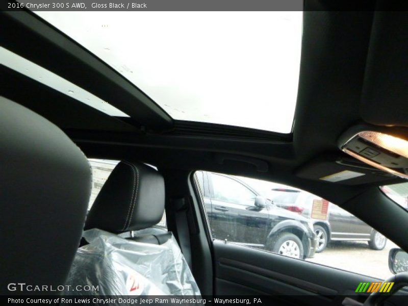 Gloss Black / Black 2016 Chrysler 300 S AWD