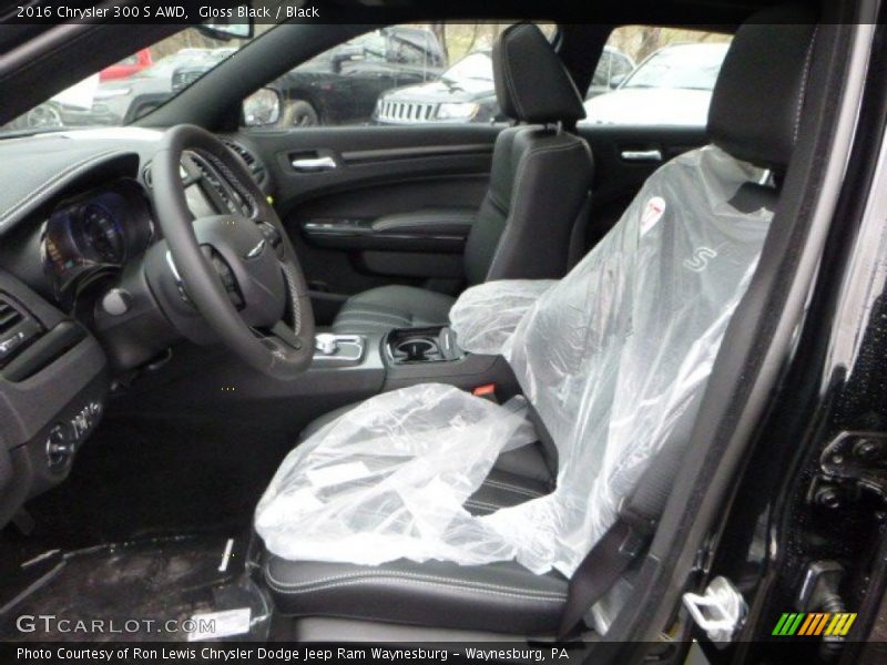 Gloss Black / Black 2016 Chrysler 300 S AWD