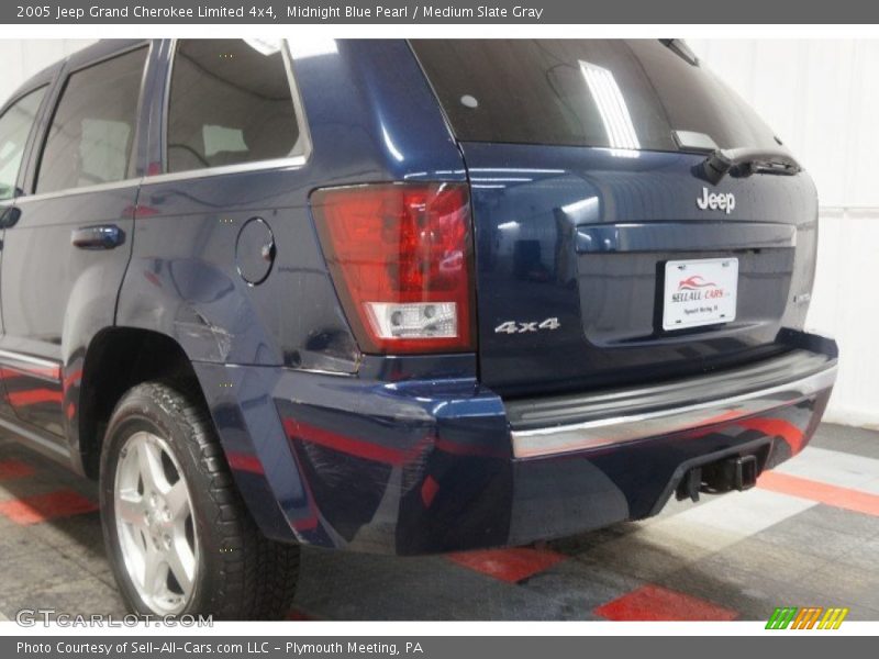 Midnight Blue Pearl / Medium Slate Gray 2005 Jeep Grand Cherokee Limited 4x4