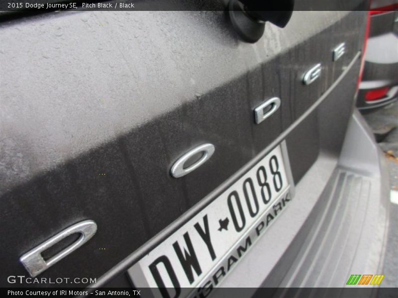 Pitch Black / Black 2015 Dodge Journey SE