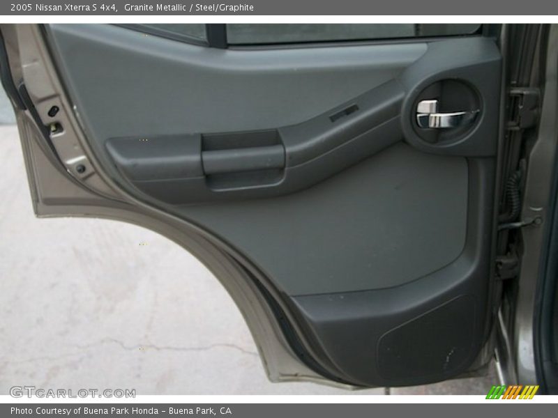 Granite Metallic / Steel/Graphite 2005 Nissan Xterra S 4x4