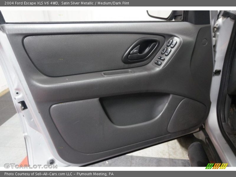 Satin Silver Metallic / Medium/Dark Flint 2004 Ford Escape XLS V6 4WD