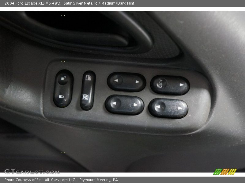 Satin Silver Metallic / Medium/Dark Flint 2004 Ford Escape XLS V6 4WD
