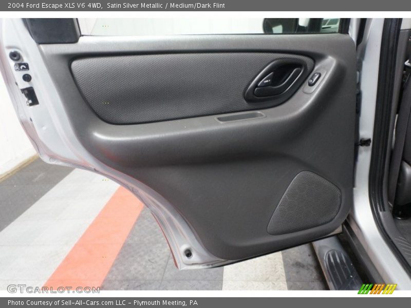 Satin Silver Metallic / Medium/Dark Flint 2004 Ford Escape XLS V6 4WD