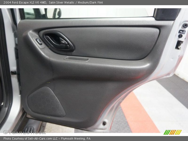 Satin Silver Metallic / Medium/Dark Flint 2004 Ford Escape XLS V6 4WD