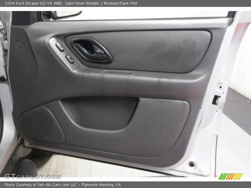 Satin Silver Metallic / Medium/Dark Flint 2004 Ford Escape XLS V6 4WD