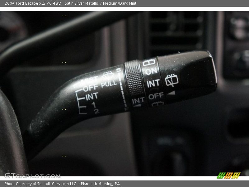 Satin Silver Metallic / Medium/Dark Flint 2004 Ford Escape XLS V6 4WD