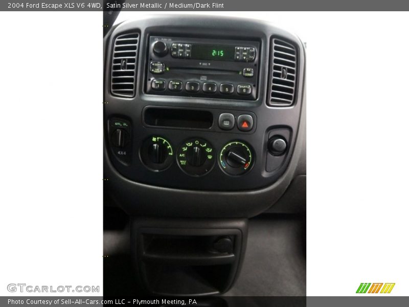 Satin Silver Metallic / Medium/Dark Flint 2004 Ford Escape XLS V6 4WD