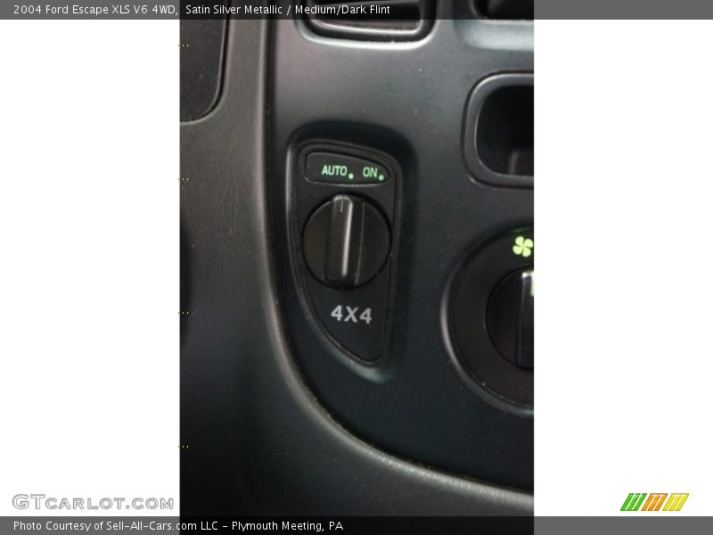 Satin Silver Metallic / Medium/Dark Flint 2004 Ford Escape XLS V6 4WD