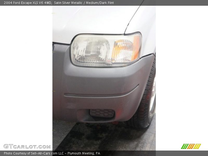 Satin Silver Metallic / Medium/Dark Flint 2004 Ford Escape XLS V6 4WD