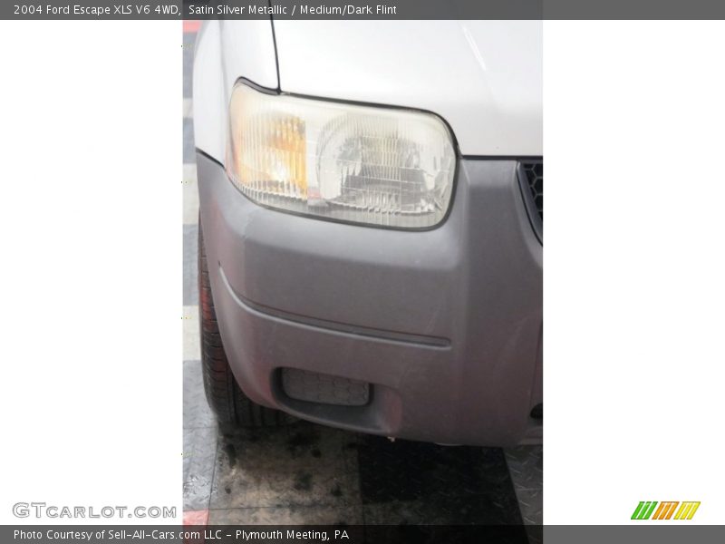 Satin Silver Metallic / Medium/Dark Flint 2004 Ford Escape XLS V6 4WD
