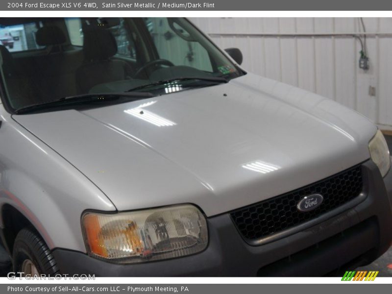 Satin Silver Metallic / Medium/Dark Flint 2004 Ford Escape XLS V6 4WD