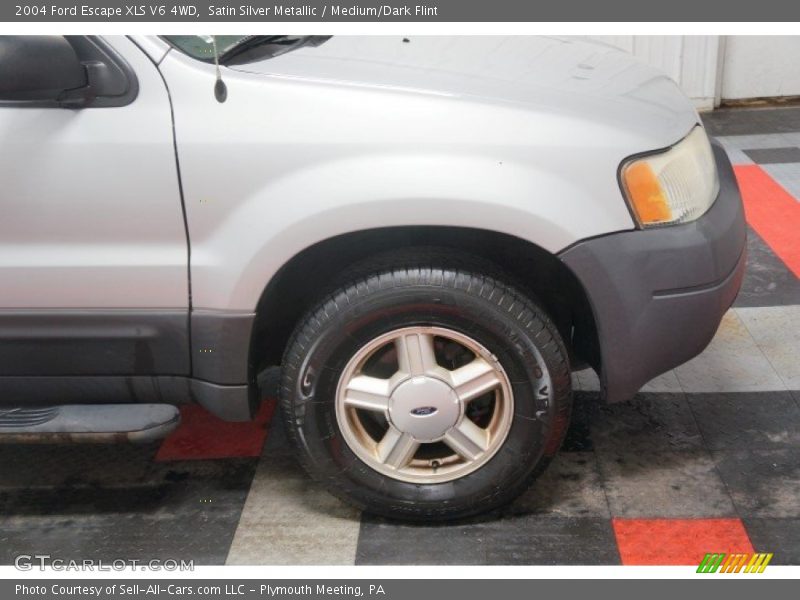 Satin Silver Metallic / Medium/Dark Flint 2004 Ford Escape XLS V6 4WD