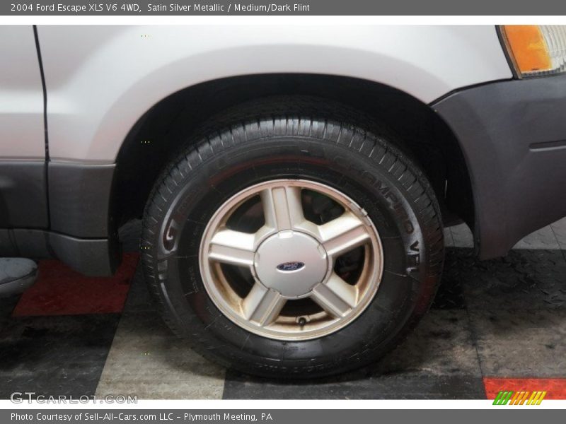 Satin Silver Metallic / Medium/Dark Flint 2004 Ford Escape XLS V6 4WD