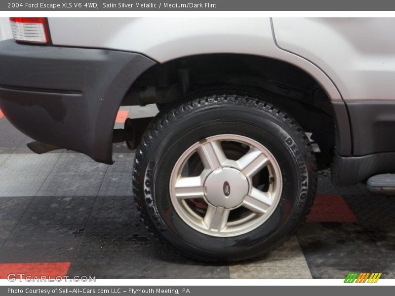 Satin Silver Metallic / Medium/Dark Flint 2004 Ford Escape XLS V6 4WD