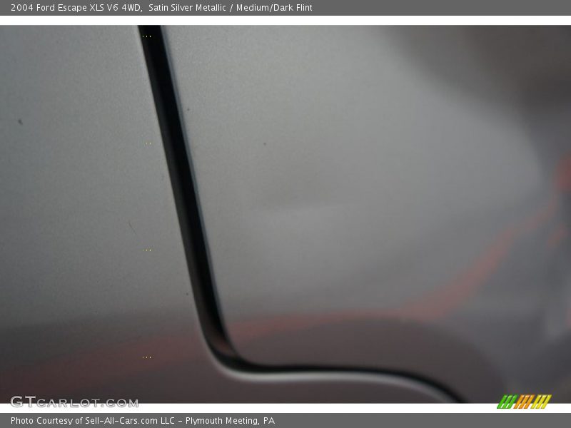 Satin Silver Metallic / Medium/Dark Flint 2004 Ford Escape XLS V6 4WD