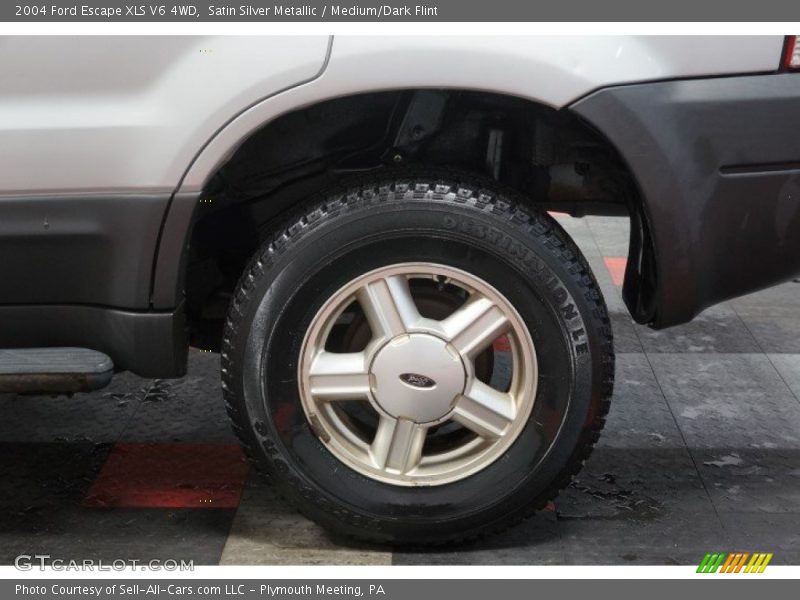 Satin Silver Metallic / Medium/Dark Flint 2004 Ford Escape XLS V6 4WD