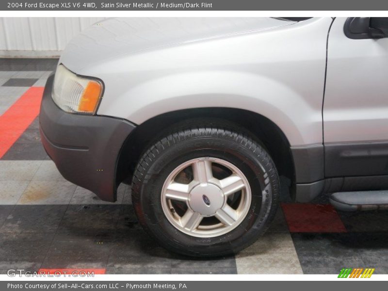 Satin Silver Metallic / Medium/Dark Flint 2004 Ford Escape XLS V6 4WD