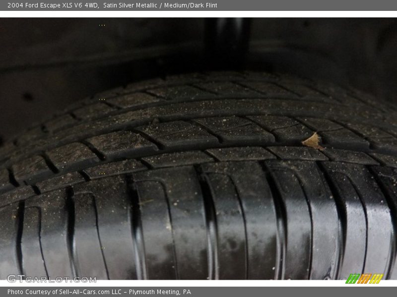 Satin Silver Metallic / Medium/Dark Flint 2004 Ford Escape XLS V6 4WD