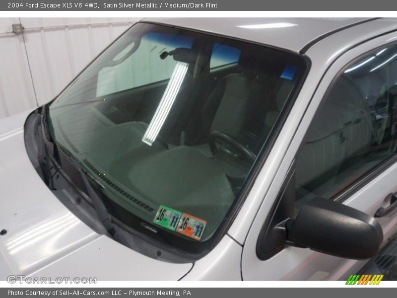 Satin Silver Metallic / Medium/Dark Flint 2004 Ford Escape XLS V6 4WD
