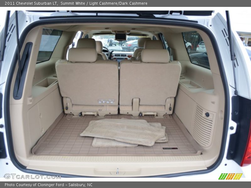 Summit White / Light Cashmere/Dark Cashmere 2011 Chevrolet Suburban LT
