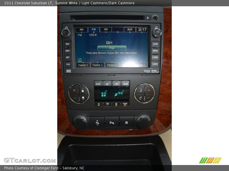 Summit White / Light Cashmere/Dark Cashmere 2011 Chevrolet Suburban LT