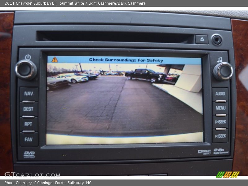 Summit White / Light Cashmere/Dark Cashmere 2011 Chevrolet Suburban LT