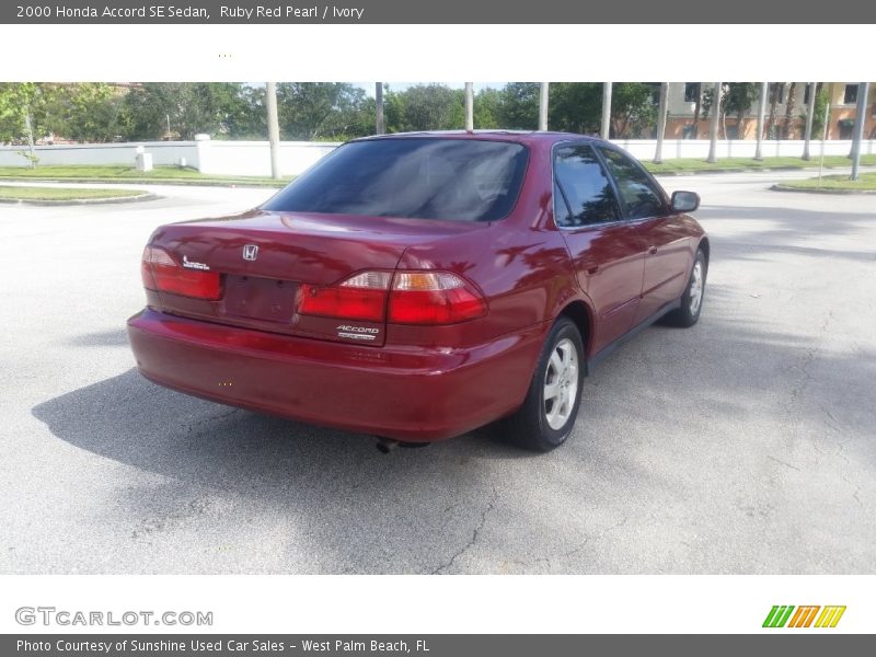 Ruby Red Pearl / Ivory 2000 Honda Accord SE Sedan