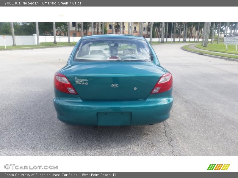Emerald Green / Beige 2001 Kia Rio Sedan