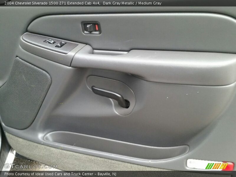 Dark Gray Metallic / Medium Gray 2004 Chevrolet Silverado 1500 Z71 Extended Cab 4x4