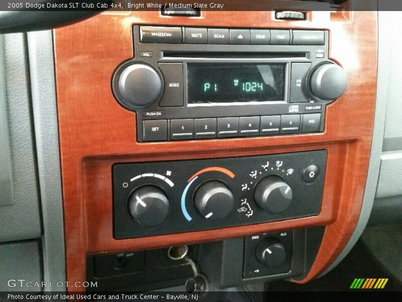 Bright White / Medium Slate Gray 2005 Dodge Dakota SLT Club Cab 4x4