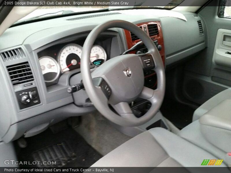 Bright White / Medium Slate Gray 2005 Dodge Dakota SLT Club Cab 4x4