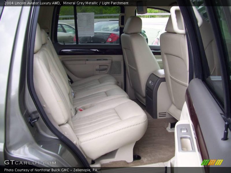 Mineral Grey Metallic / Light Parchment 2004 Lincoln Aviator Luxury AWD
