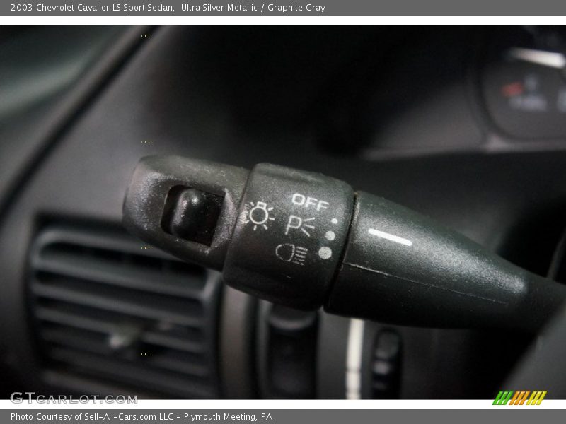 Ultra Silver Metallic / Graphite Gray 2003 Chevrolet Cavalier LS Sport Sedan
