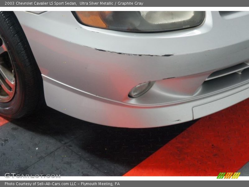 Ultra Silver Metallic / Graphite Gray 2003 Chevrolet Cavalier LS Sport Sedan