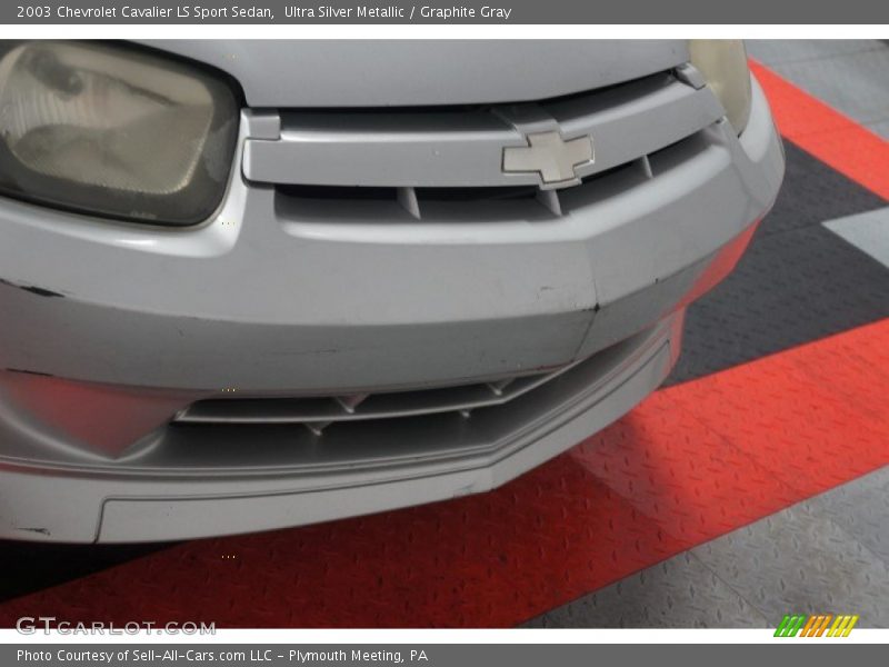 Ultra Silver Metallic / Graphite Gray 2003 Chevrolet Cavalier LS Sport Sedan